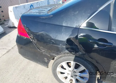 2006 Honda Accord 3.0 Ex z USA, uszkodzony, nr VIN 1HGCM66586A066744